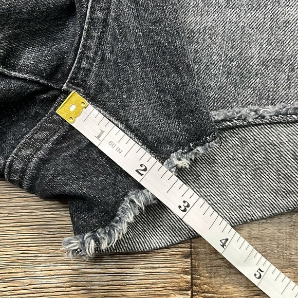 Madewell Relaxed Denim Jean Shorts Faded Black Wash Button Fly Raw Hem Sz 28 - Picture 6 of 11